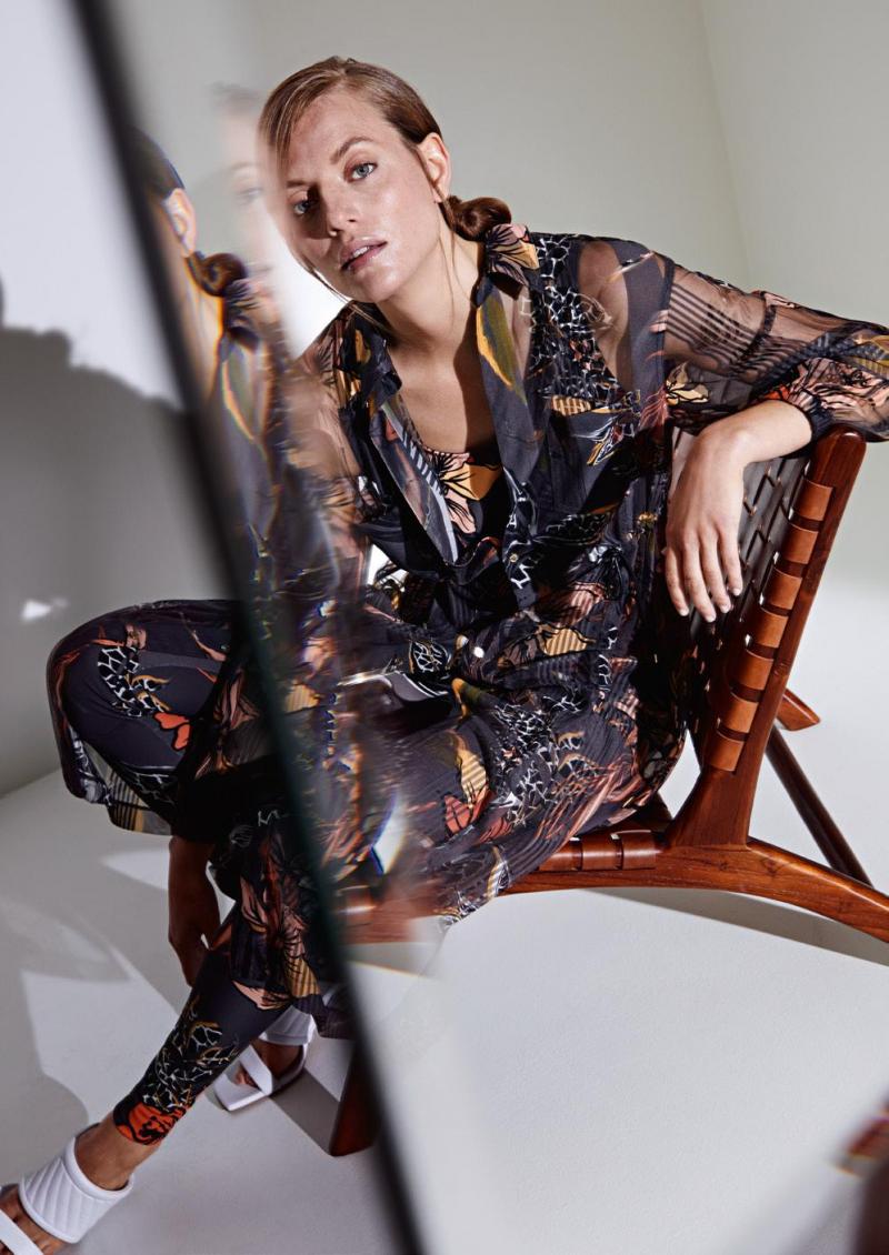 Broek: € 229